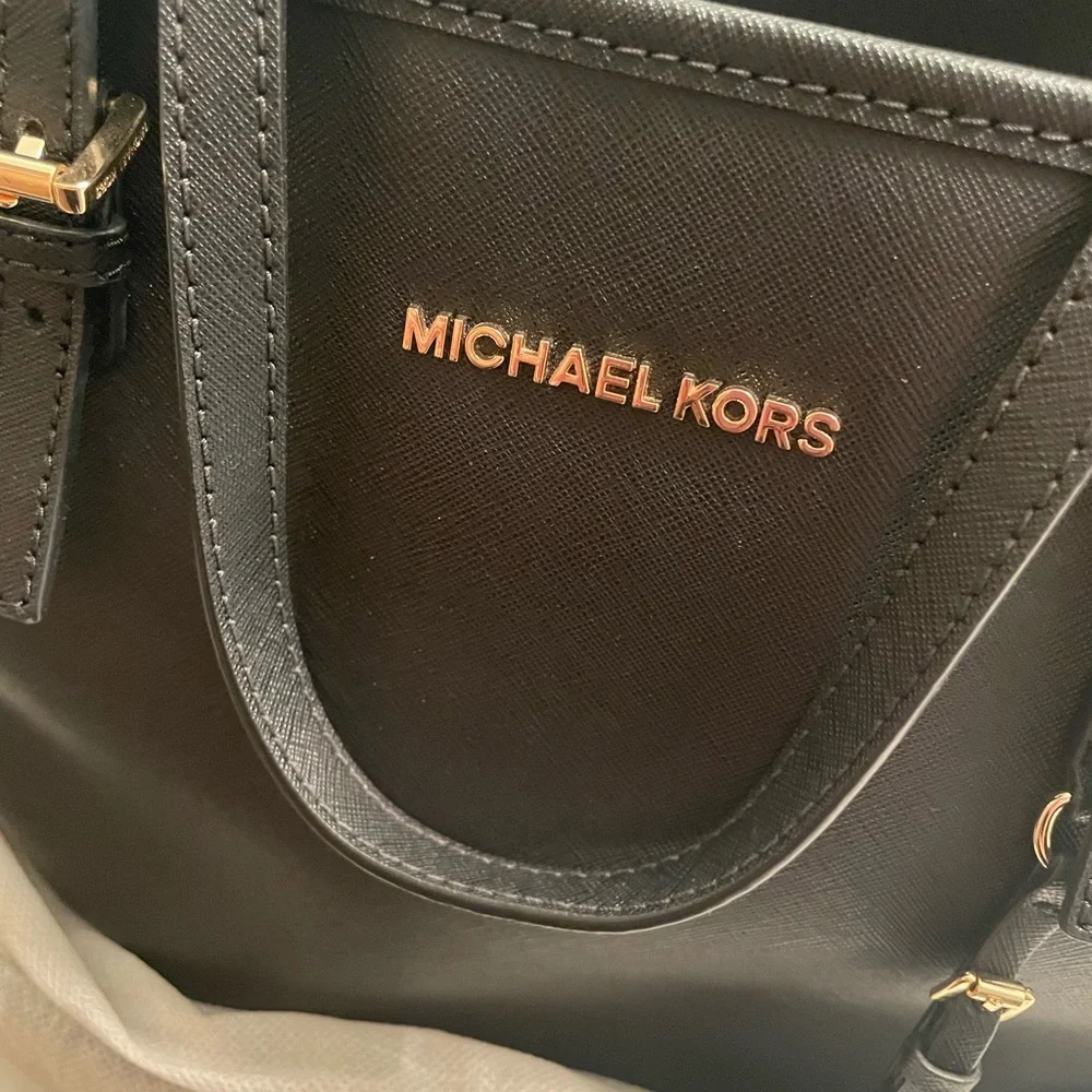 MK Jet Set Totebag - Picture 3 of 5